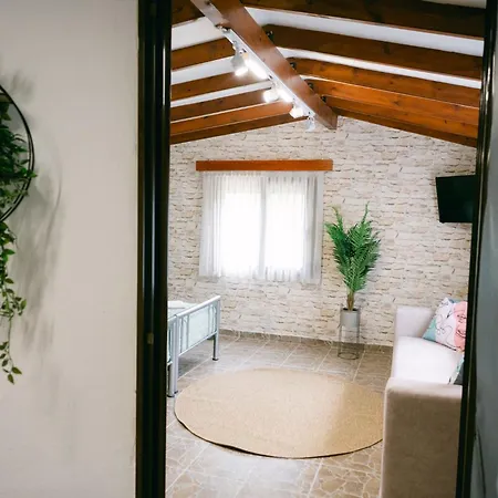 Evdokia's House * Dikella