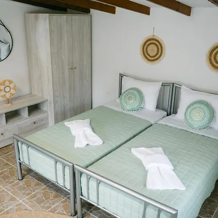 Evdokia's House Holiday home Dikella